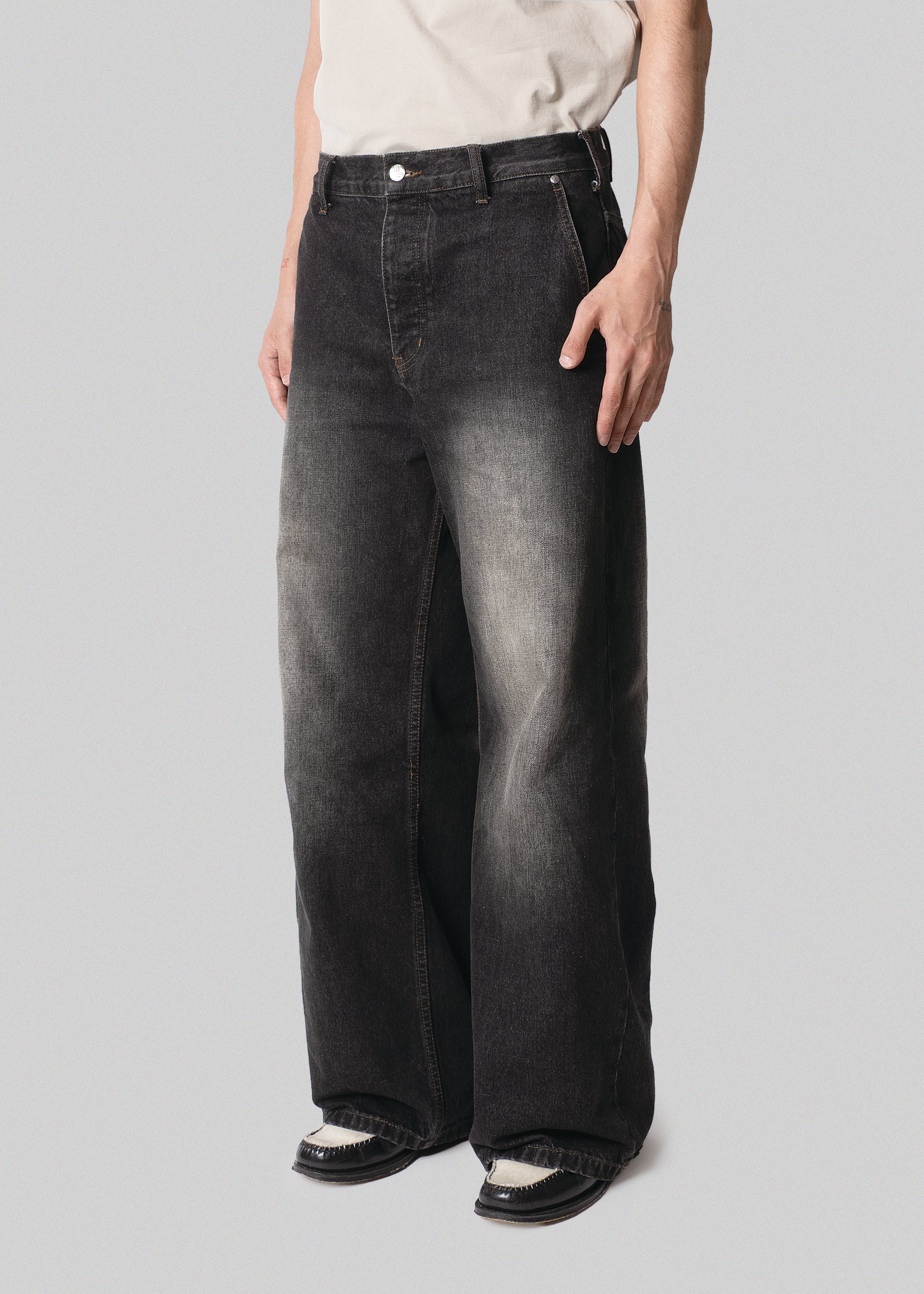 LABYRINTH LOOSE FIT JEANS モーガン蔵人 LOOSE FIT JEANS “Black