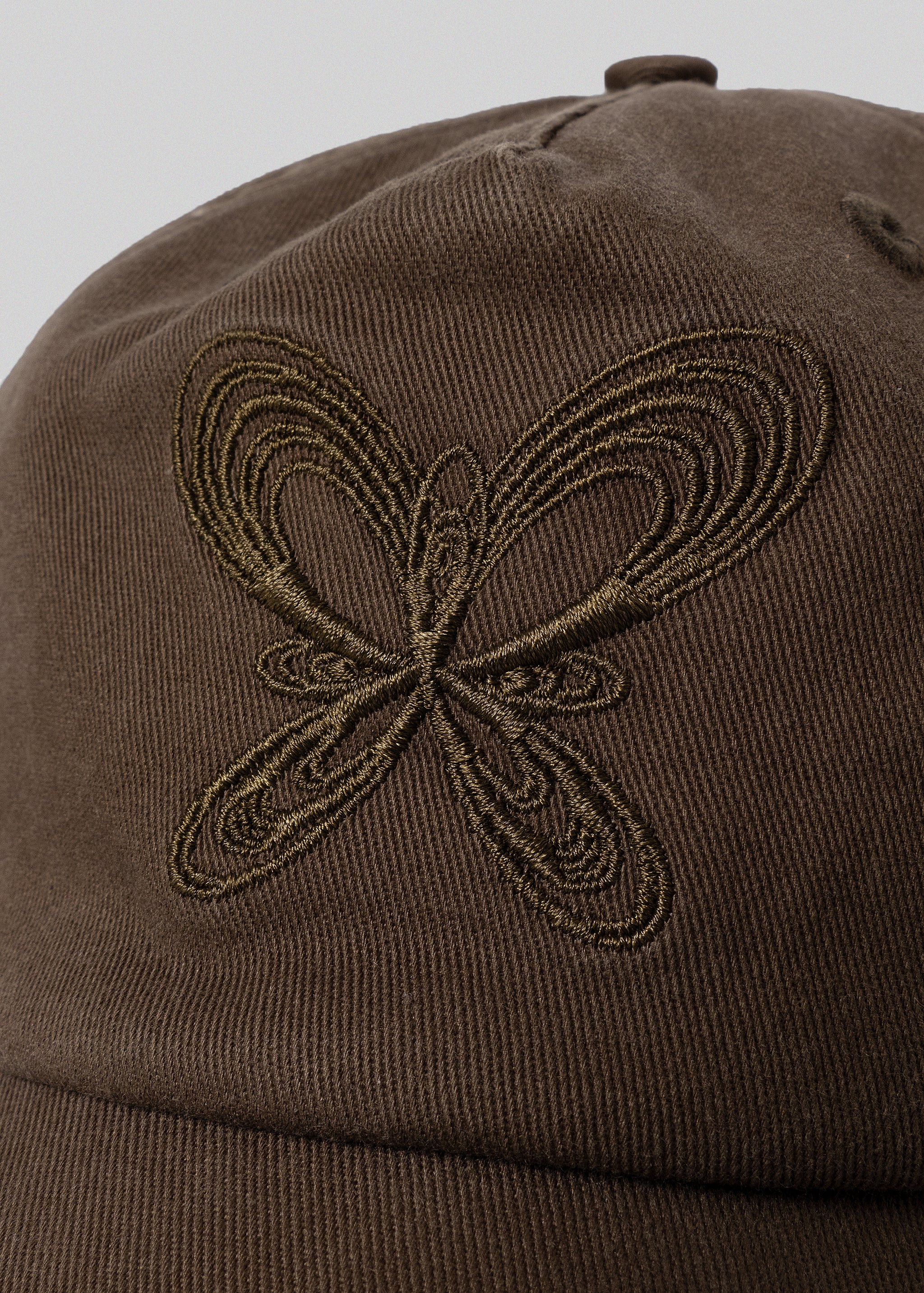 LABYRINTH BUTTERFLY CAP 